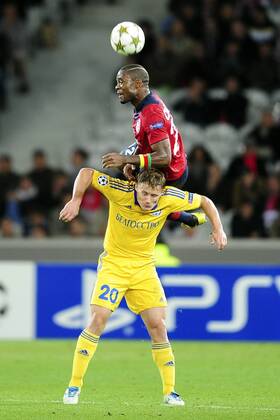 Aurelien Chedjou (Losc) vs Vitali Rodionov (Borisov) FOOTBALL : Losc Lille vs Fc Bate Borisov - champions League - 19 09 2012 JBAutissier Panoramic 