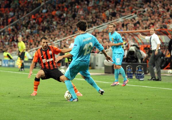 Razvan Rat (L) - Michael Parkhurst FC Shakhtar Donetsk - FC Nordsjaelland, Champions League Group E at the Donbass Arena, Donetsk, Ukraine, September 19, 2012 