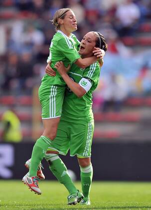 27.09.2012 - UEFA WOMEN CHAMPIONS LEAGUE SEASON 2012 2013 -- UNIA RACIBORZ - VFL WOLFSBURG -- MARTINA MÜLLER and NADINE KESSLER -  20120927LUK025
