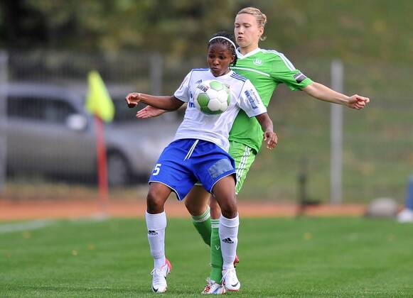 27.09.2012 - UEFA WOMEN CHAMPIONS LEAGUE SEASON 2012 2013 -- UNIA RACIBORZ - VFL WOLFSBURG -- GLORIA CHINASA OKORO -  20120927LUK034