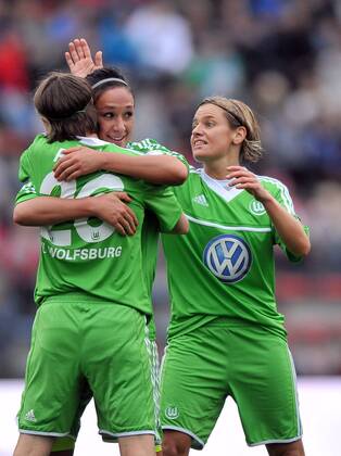 27.09.2012 - UEFA WOMEN CHAMPIONS LEAGUE SEASON 2012 2013 -- UNIA RACIBORZ - VFL WOLFSBURG -- CONNY POHLERS, NADINE KESSLER, MARTINA MÜLLER -  20120927LUK077