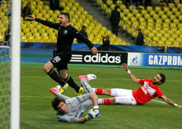 Russian Federation. Moscow. 02 oct. 2012. Olympic stadium LUZHNIKI . Group stage of UEFA CHAMPIONS LEAGUE 2012-2013. FC SPARTAK Moscow - CELTIC-Glasgow. 30.PESYAKOV Sergey (Goalkeeper SPARTAK Moscow), 5. Nicolas Pareja ( SPARTAK Moscow) 88.Gary Hooper (CELTIC-Glasgow). 