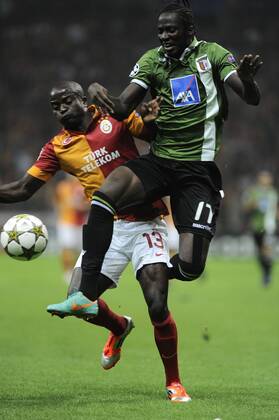 UEFA Champions league group H soccer match between Galatasaray v Sporting SC Braga at Turk Telekom Arena Stadium in Istanbul, Turkey. 02.10.2012 Pictured: Dany Nounkeu (13 - L) of Galatasaray and Eder Macedo (17 R) of Braga. 