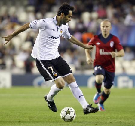 02-10-12 CHAMPIONS LEAGUE VALENCIA CF - OSC Lille JONAS 