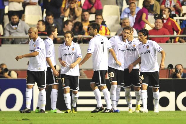 Jonas (Valencia) jubelt FOOTBALL : FC Valencia vs Lille OSC - Champions League - 02 10 2012 JBAutissier Panoramic 