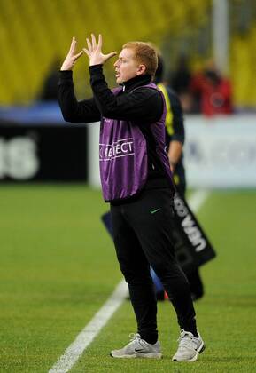 ITAR-TASS: MOSCOW, RUSSIA. OCTOBER 2, 2012. Celtic F.C. manager Neil Lennon instructs his team from the sideline in their UEFA Champions League Group G football match against Spartak Moscow at Luzhniki Stadium. Celtic F.C. won the game 2-3.  RE109CE9