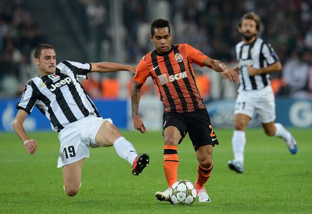 Football - soccer: UEFA Champions League, Juventus Turin - Shakhtar Donetsk, : Teixeira e Leonardo Bonucci (Hinweis: Verwendung nur in Deutschland - only Germany) xHOCHxZWEIx xItalyxPhotoxPressx 