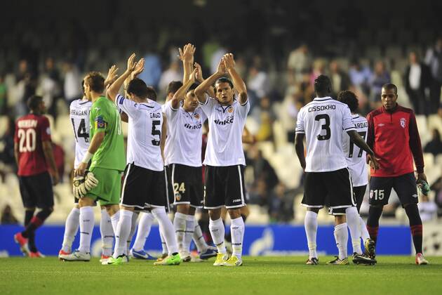Joie des joueurs de Valence (Valencia) FOOTBALL : FC Valencia vs Lille OSC - Champions League - 02 10 2012 JBAutissier Panoramic 