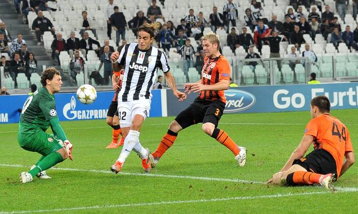 Football - soccer: UEFA Champions League, Juventus Turin - Shakhtar Donetsk, : Alessandro Matri vs Andriy Pyatov (Hinweis: Verwendung nur in Deutschland - only Germany) xHOCHxZWEIx xItalyxPhotoxPressx 