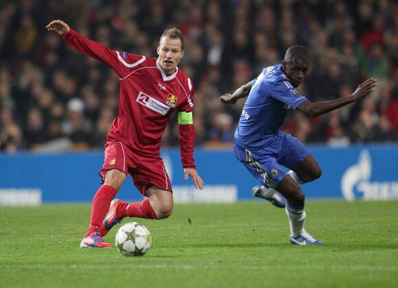 Copenhagen 2012-10-02 Champions League FC Nordsjaelland vs Chelsea FC CFC Ramires vs Nikolaj Stokholm KP0520002 