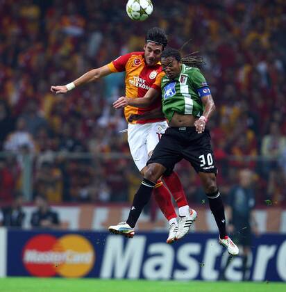 UEFA Champions league group H soccer match between Galatasaray v Braga SC (Sporting) at Turk Telekom Arena Stadium in Istanbul, Turkey. 02.10.2012 Match Scored: Galatasaray 0 - Braga 2 Pictured: Albert Riera (L) of Galatasaray and Alan Silva (R) of Braga. 