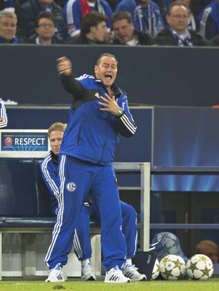 Gelsenkirchen, 03.10.2012, Veltins Arena, Fußball Trainer Huub Stevens (S04) FC Schalke 04 - Montpellier HSC
