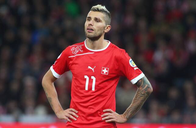 12.10. 2012 Stade de Suisse Bern , SCHWEIZ , Herren WM Qualifikationsspiel Saison 2012 2013 Schweiz - Norwegen Valon Behrami (Schweiz) ; Einzelbild , Aktion ,
