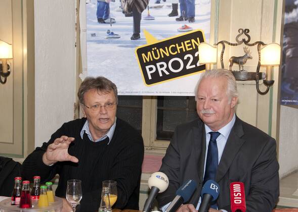 München,Presseinformation zu München PRO22 Olympische und Paraolympische Winterspiele 2022, Hans-Ulrich Hesse, Vorsitzender des Bayerischen Landes-Sportsverband e. V. Kreis München, Mario Schmidbauer CSU Stadtrat im Ratskeller