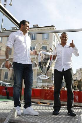 Christian Vieri e Marcos Cafu Rom 19 10 2012 Piazza del Popolo, Ankunft des Champions League Pokals. Photo Matteo Minnella Insidefoto Matteo Minnella