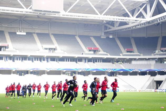 joueurs du Losc FOOTBALL : Entrainement du LOSC au Grand Stade - Champions League - 22 10 2012 JBAutissier Panoramic 