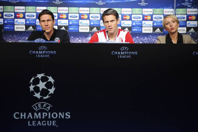 Rudi Garcia - entraineur du Losc et Mickael Landreau - Laetitia Masson - attachee de presse FOOTBALL : Conference de presse de Lille - Champions League - 22 10 2012 JBAutissier Panoramic 