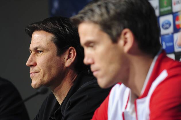 Rudi Garcia - entraineur du Losc et Mickael Landreau FOOTBALL : Conference de presse de Lille - Champions League - 22 10 2012 JBAutissier Panoramic 