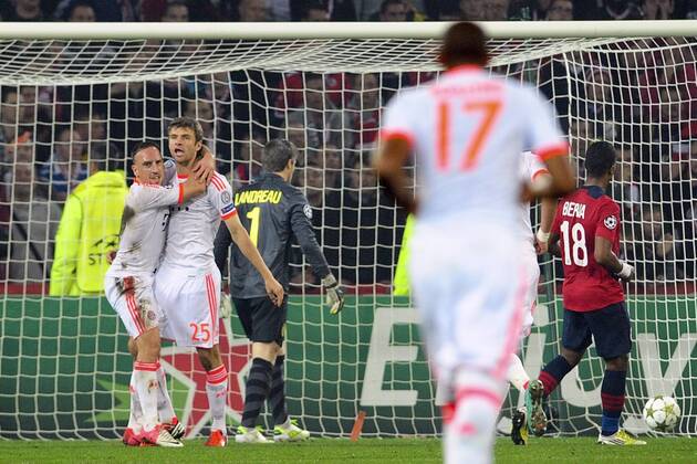 joie de Thomas Muller et de Franck Ribery (Bayern) apres le penalty FOOTBALL : Lille vs Bayern de Munich - ligue des champions - 23 10 2012 JBAutissier Panoramic 