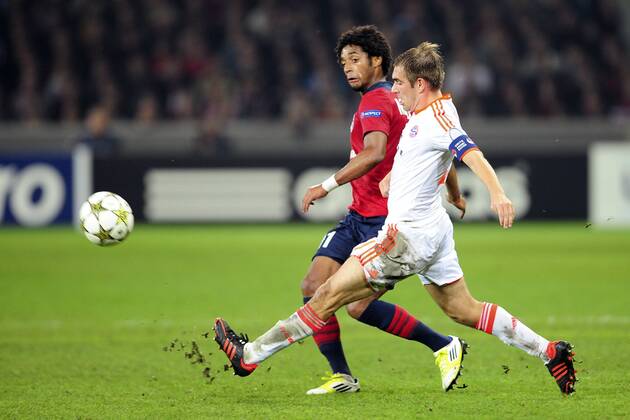 Ryan Mendes (Lille) vs Philipp Lahm (Bayern) OSC Lille LOSC - FC Bayern München xJBAutissierxPanoramicx 