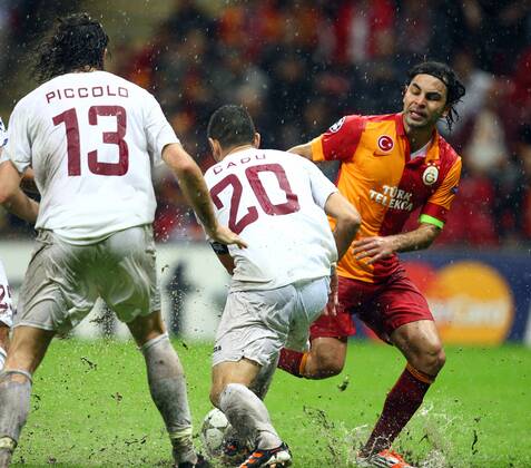 UEFA Champions league group H soccer match between Galatasaray v CFR Cluj at Turk Telekom Arena Stadium in Istanbul, Turkey. 23.10.2012 Match Scored: Galatasaray 1 - CFR Cluj 1 Pictured: Selcuk Inan of Galatasaray. 