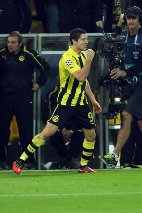 Robert Lewandowski Jubel Freude Emotion nach Tor zum 1:0 Einzelbild Aktion Gestik BvB Borussia Dortmund - Real Madrid 24.10.2012 Fußball Fussball Signal-Iduna-Park Dortmund Herren UEFA Championsleague Saison 2012 2013