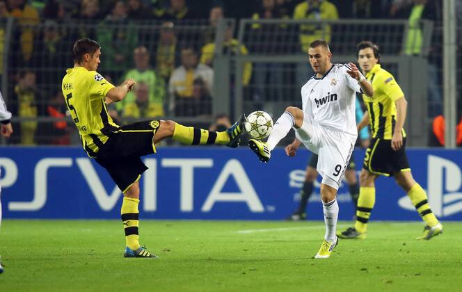 Sebastian Kehl, Karim Benzema Zweikampf Aktion Spielszene BvB Borussia Dortmund - Real Madrid 24.10.2012 Fußball Fussball Signal-Iduna-Park Dortmund Herren UEFA Championsleague Saison 2012 2013
