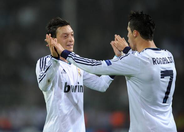 24-10-2012, Fussball, Saison 2012-2013, UEFA Champions League, Gruppenphase, Borussia Dortmund - Real Madrid, Jubel Cristiano Ronaldo (Real Madrid), re., und Mesut Özil (Real Madrid)