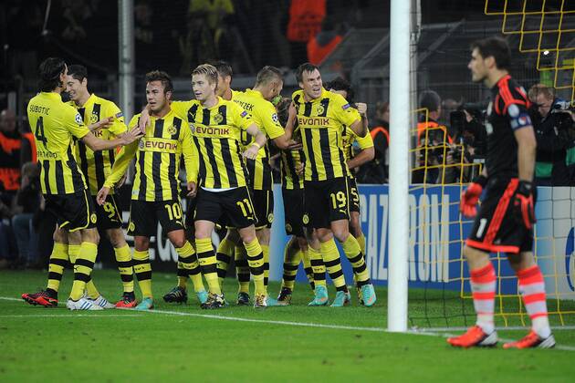Fußball Champions League Borussia Dortmund BVB - Real CF Madrid am 24.10.2012 im Signal Iduna Park in Dortmund Torjubel Dortmund zum 2:1 durch Marcel Schmelzer ( Dortmund )