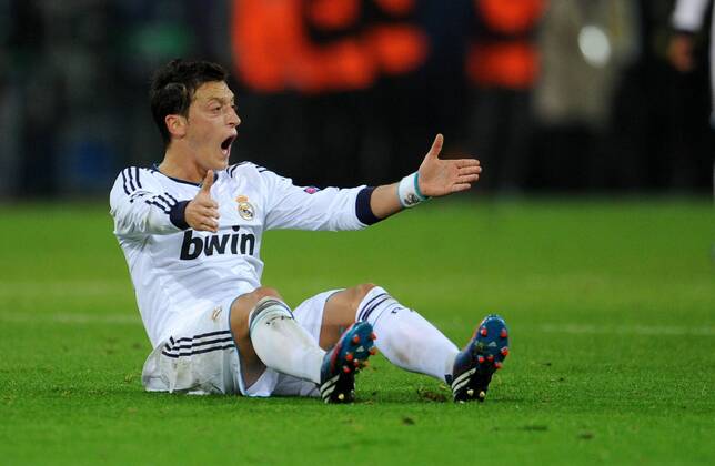 FUSSBALL CHAMPIONS LEAGUE SAISON 2012 2013 GRUPPENPHASE Borussia Dortmund BVB - Real CF Madrid 24.10.2012 Mesut Özil (Real Madrid) 