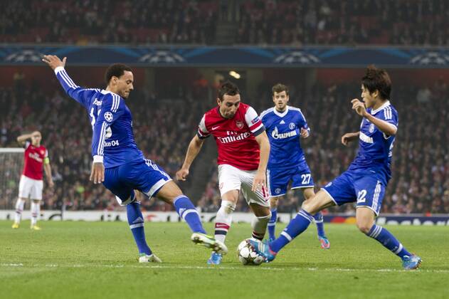 Santi Cazorla (C) - Jermaine Jones (L) - Atsuto Uchida Arsenal FC London - FC Schalke 04 Champions League. Arsenal estadium 24-10-2012 - 