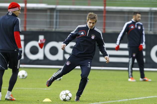 Philipp Lahm und Arjen Robben FOOTBALL : Conference et entrainement Bayern Munich - Champions League - 06 11 2012 GwendolineLeGoff Panoramic 