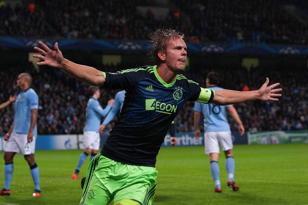 Football - 2012 2013 Champions League - Manchester City vs. Ajax Siem de Jong of Ajax celebrates scoring his sides second goal at the Etihad Stadium 