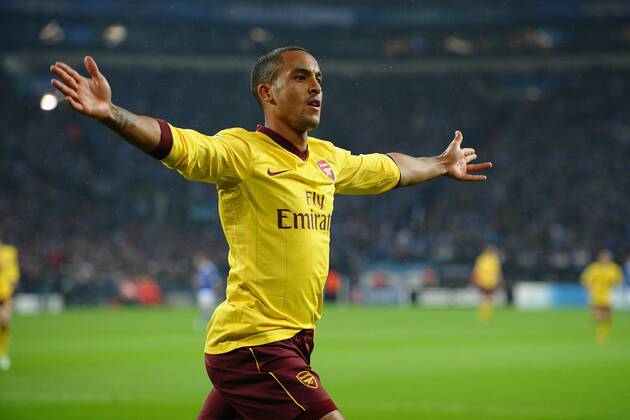 Fußball Champions League Schalke 04 - FC Arsenal am 06.11.2012 in der Veltins-Arena in Gelsenkirchen Torjubel Arsenal zum 0:1 durch Theo Walcott ( Arsenal )