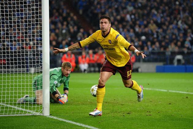 Fußball Champions League Schalke 04 - FC Arsenal am 06.11.2012 in der Veltins-Arena in Gelsenkirchen Torjubel zum 0:2 durch Olivier Giroud ( Arsenal )