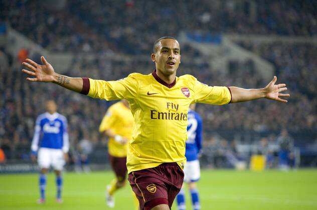 Theo WALCOTT (Arsenal) jubelt über sein Tor zum 1:0 für Arsenal FC, Fussball Champions League, Vorrunde 4. Spieltag, FC Schalke 04 (GE) - FC Arsenal London (Arsenal), am 06.11.2012 in Gelsenkirchen Deutschland