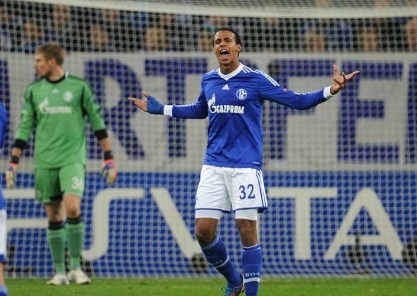 06-11-2012, Fussball, Saison 2012-2013, UEFA Champions League, Gruppenphase, FC Schalke 04 - Arsenal London, Joel Matip (Schalke 04), re., nach dem ersten Gegentreffer