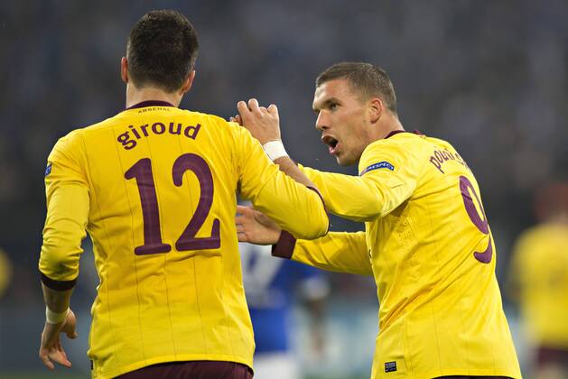 Gelsenkirchen, 06.11.2012, Veltins Arena, Fußball Torjubel: Olivier Giroud (London), Lukas Podolski (London) FC Schalke 04 - Arsenal London