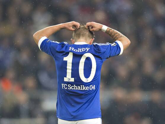 Gelsenkirchen, 06.11.2012, Veltins Arena, Fußball Lewis Holtby (S04) rauft sich die Haare FC Schalke 04 - Arsenal London