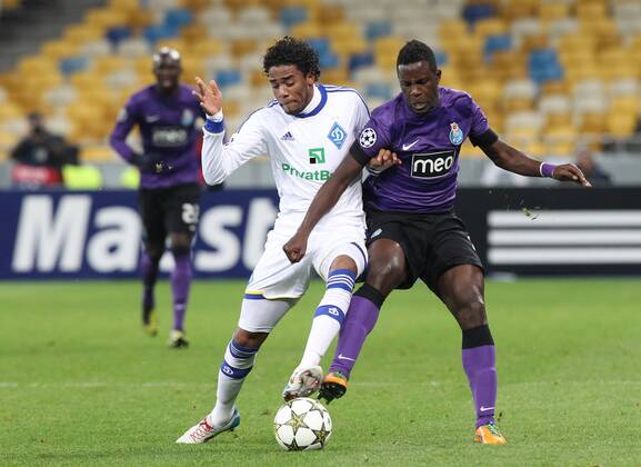 06.11.2012 Silvestre Varela (R) of Porto and Betao (L) of Dynamo Kiev during their UEFA Champions League, Group stage (Group A) soccer match of Ukrainian FC Dynamo Kiev vs FC Porto of Portugal on the Olimpiyskiy stadium in Kiev. xEvheniyxMaloletkax  ActionPlus11344907