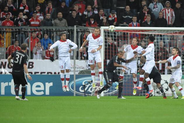 Bastian SCHWEINSTEIGER (FC Bayern München) erzielt das 1:0: Bayern München vs. LOSC Lille, Champions League, Vorrunde, Spieltag 4, 07.11.2012