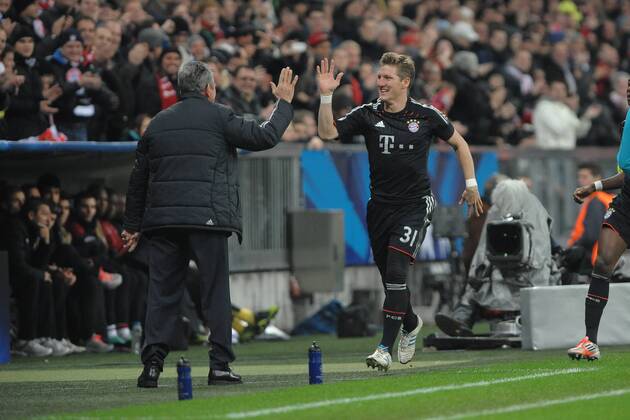 Jubel bei Bastian SCHWEINSTEIGER (FC Bayern München) nach seinem 1:0. Bayern München vs. LOSC Lille, Champions League, Vorrunde, Spieltag 4, 07.11.2012