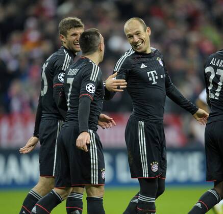 07.11.2012, Fussball Championsleague 2012 2013, Vorrundenspiel, FC Bayern München - OSC Lille, in München A L L I A N Z - Arena. Torjubel Arjen Robben (re, Bayern München).