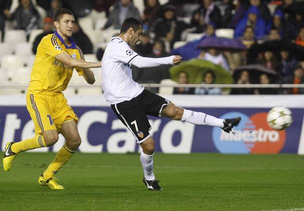 07-11-12 CHAMPIONS LEAGUE VALENCIA CF - BATE BORISOV GOAL Jonas Goncalves Oliveira 