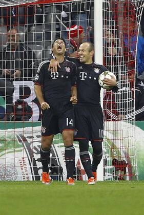 Claudio Pizarro und Arjen Robben (Bayern München) FC Bayern München vs OSC Lille (LOSC) xGwendolineLeGoffxPanoramicx 
