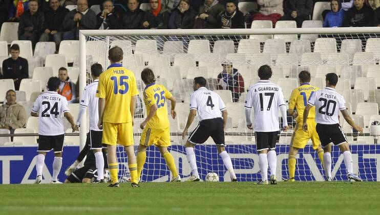 07-11-12 CHAMPIONS LEAGUE VALENCIA CF - BATE BORISOV Tor für BATE BORISOV 