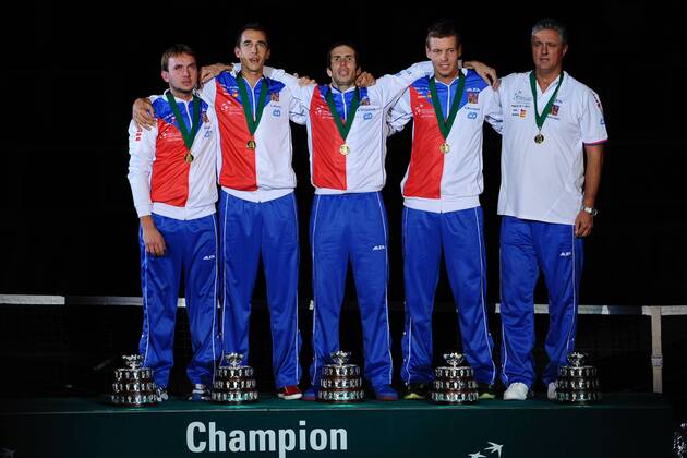 Davis cup trophy with czech team TENNIS : CZE vs ESP - Finale - Daviscup - 18 11 2012 CouvercelleXTennismag 