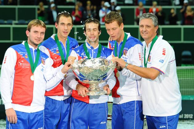 Davis cup trophy with czech team TENNIS : CZE vs ESP - Finale - Daviscup - 18 11 2012 CouvercelleXTennismag 