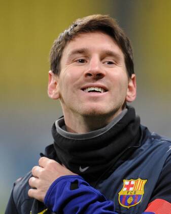 ITAR-TASS: MOSCOW, RUSSIA. NOVEMBER 19, 2012. Barcelona s Lionel Messi during a training session at Luzhniki Stadium ahead of their UEFA Champions League Group G .  RE10DD0F