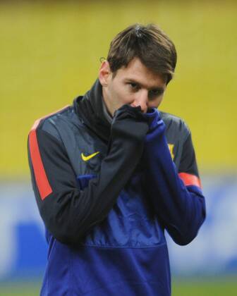 ITAR-TASS: MOSCOW, RUSSIA. NOVEMBER 19, 2012. Barcelona s Lionel Messi during a training session at Luzhniki Stadium ahead of their UEFA Champions League Group G .  premiumd RE10DD09